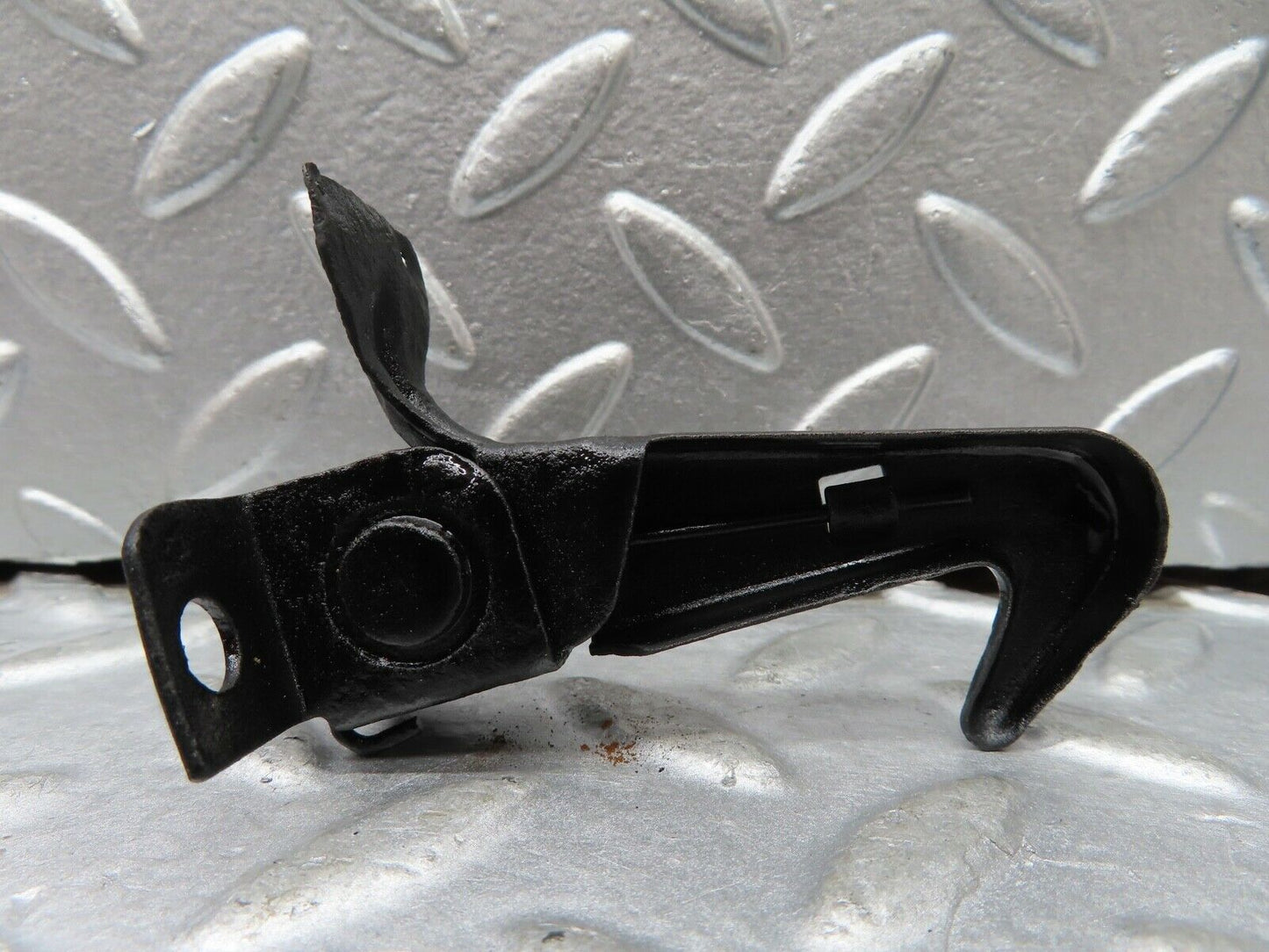 20483 Mercedes-Benz W114 280CE Coupe Bonnet Safety Latch