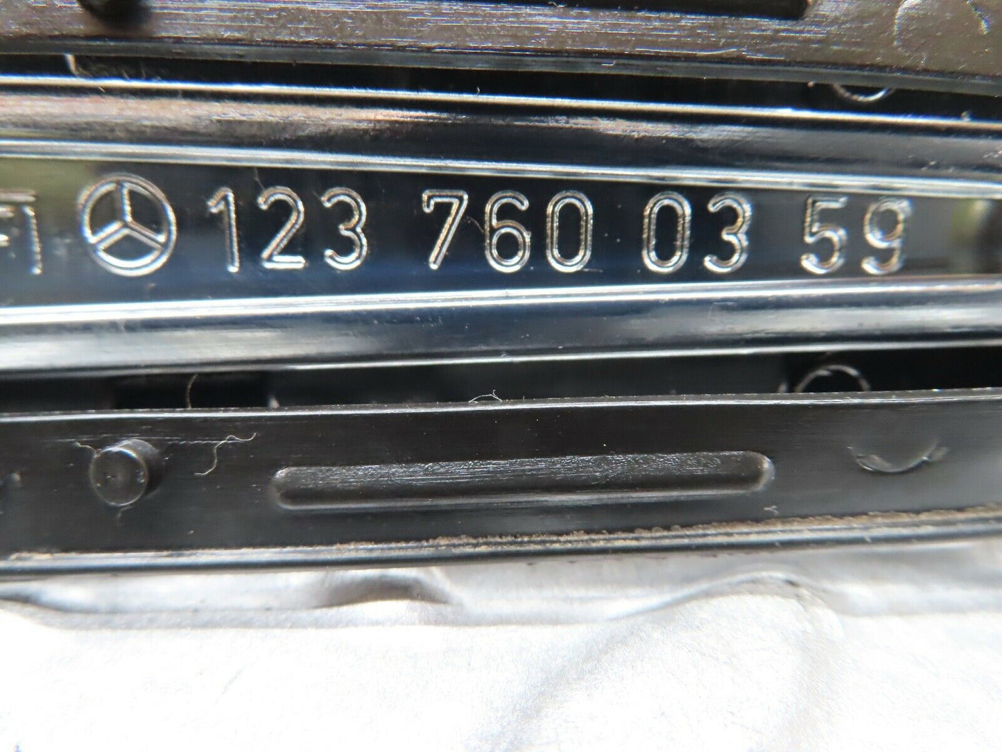 19151 Mercedes-Benz W123 300D Rear Exterior Door Handle 1237600359
