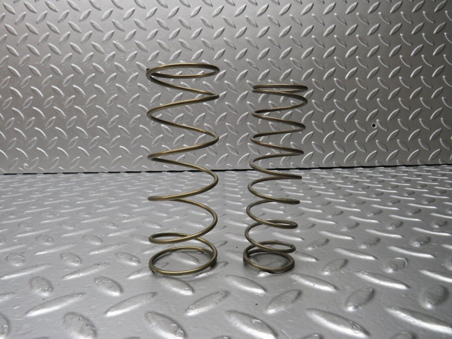30950 Mercedes-Benz W124 230E Automatic Gearbox Piston Spring 722.408