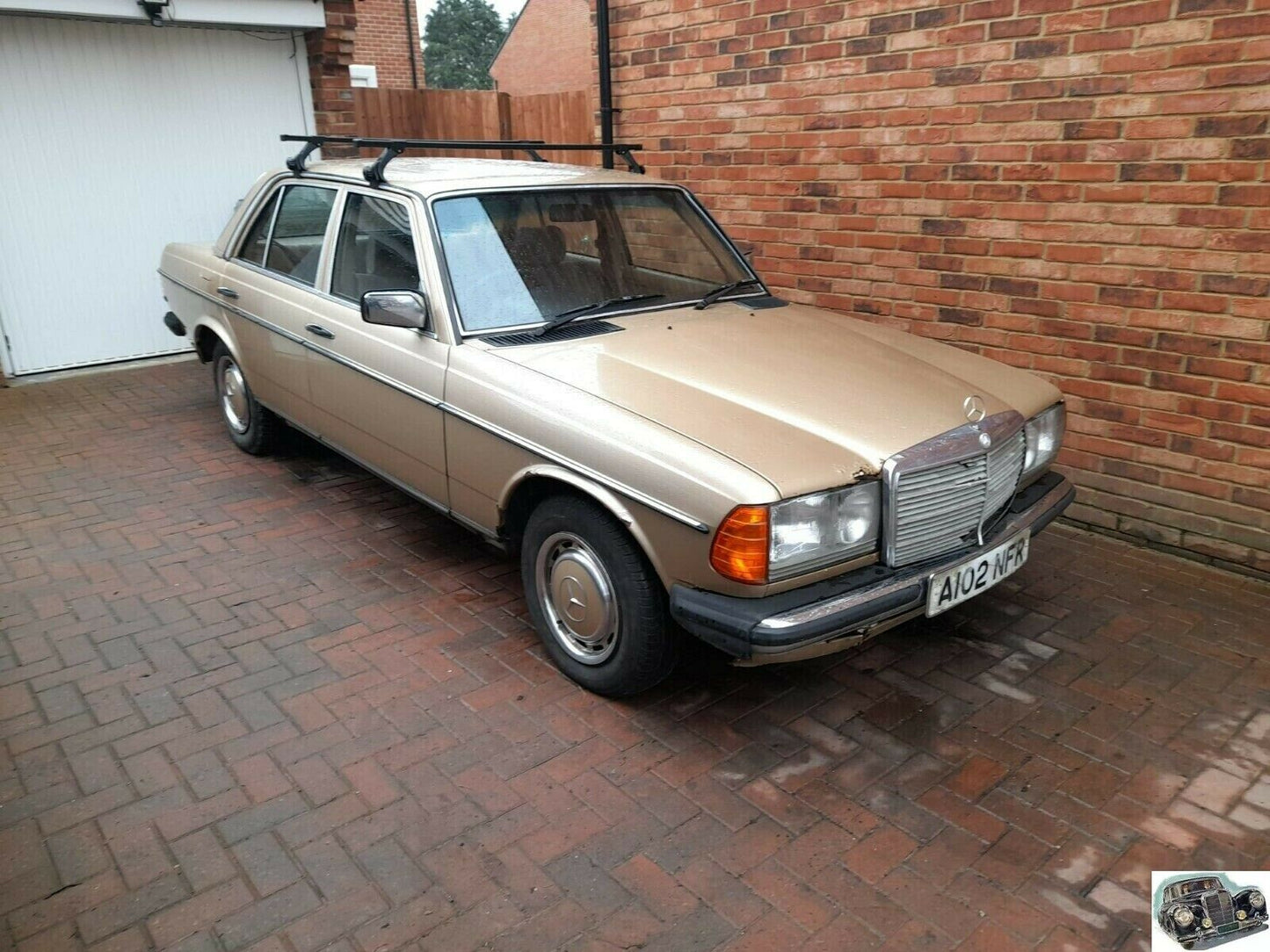 10783 Mercedes-Benz W123 230E Inner Door Handle Front Right 1239702001