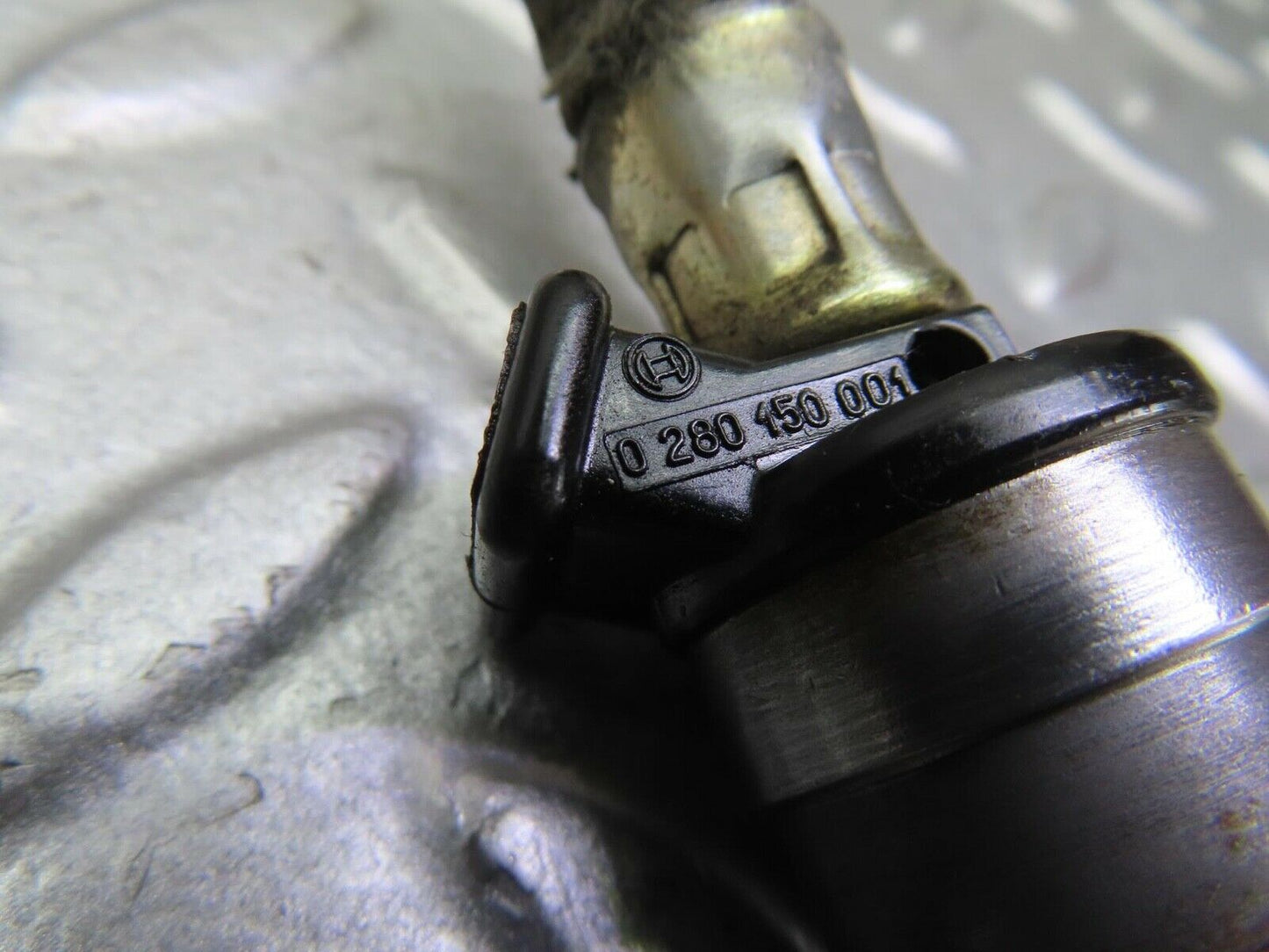 13341 Mercedes-Benz W116 350SE Fuel Injector Bosch 0280150001