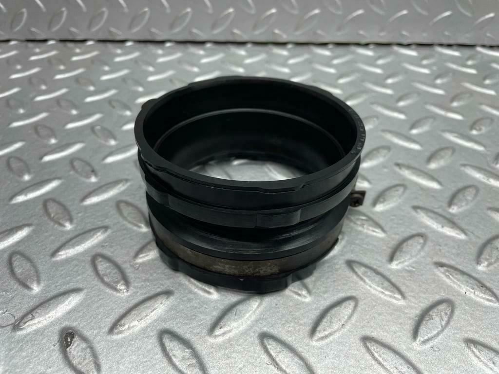 17351 Mercedes-Benz W116 350SE Throttle Body Hose Connection 1001410382