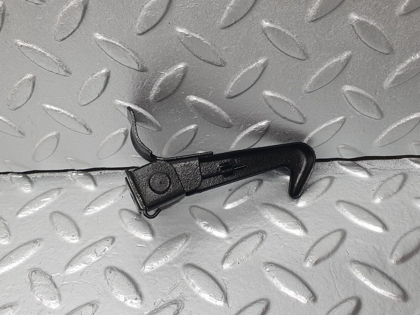 40775 Mercedes-Benz W111 220S Bonnet Safety Latch