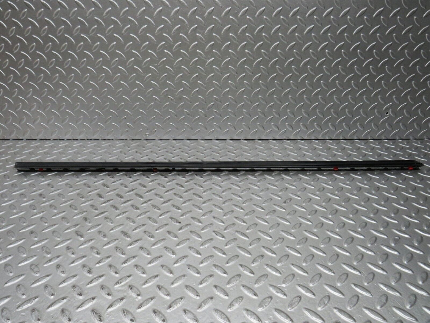 28622 Mercedes-Benz W123 280E Rear Right Door Centre Moulding Trim
