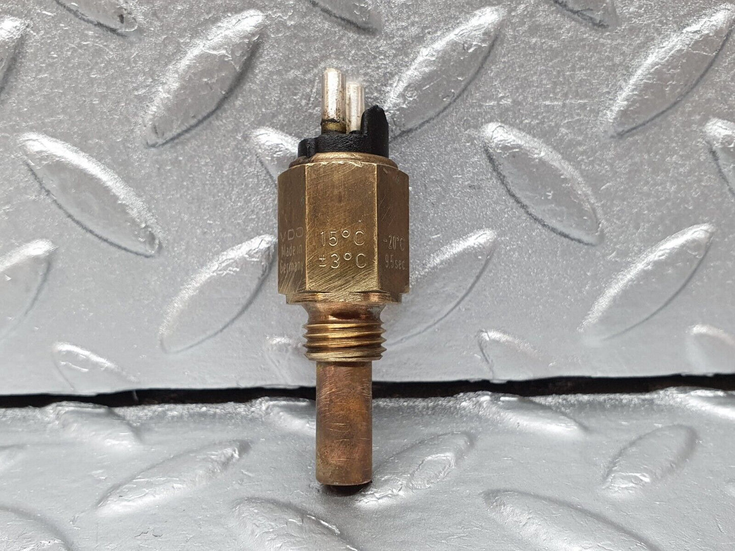 41331 Mercedes-Benz W123 280E Temperature Sensor VDO