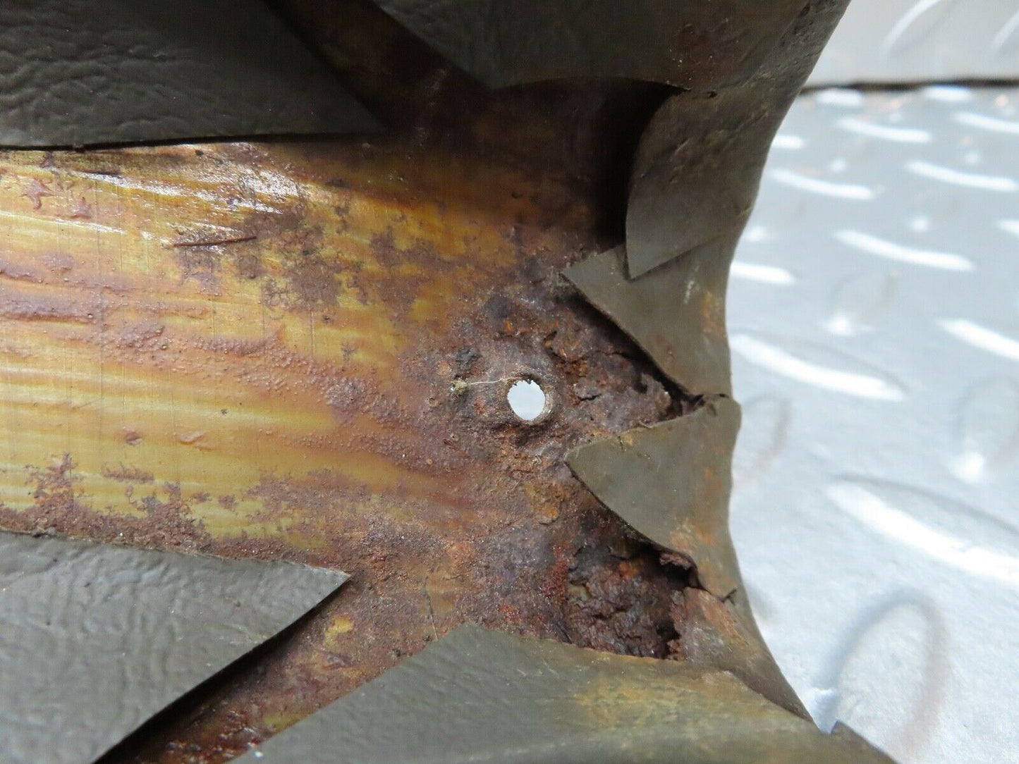 18897 Mercedes-Benz W121 190b Ponton B Pillar Cover Left Side Brown