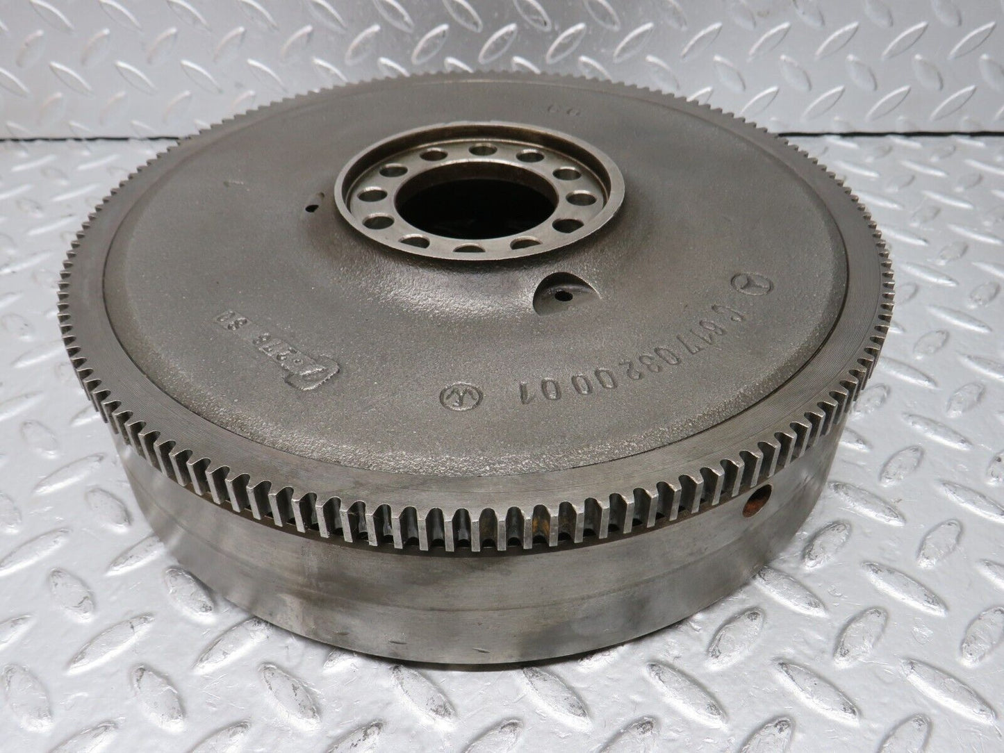 32882 Mercedes-Benz W123 300D Flywheel Starter Ring Manual Gearbox 6170320001