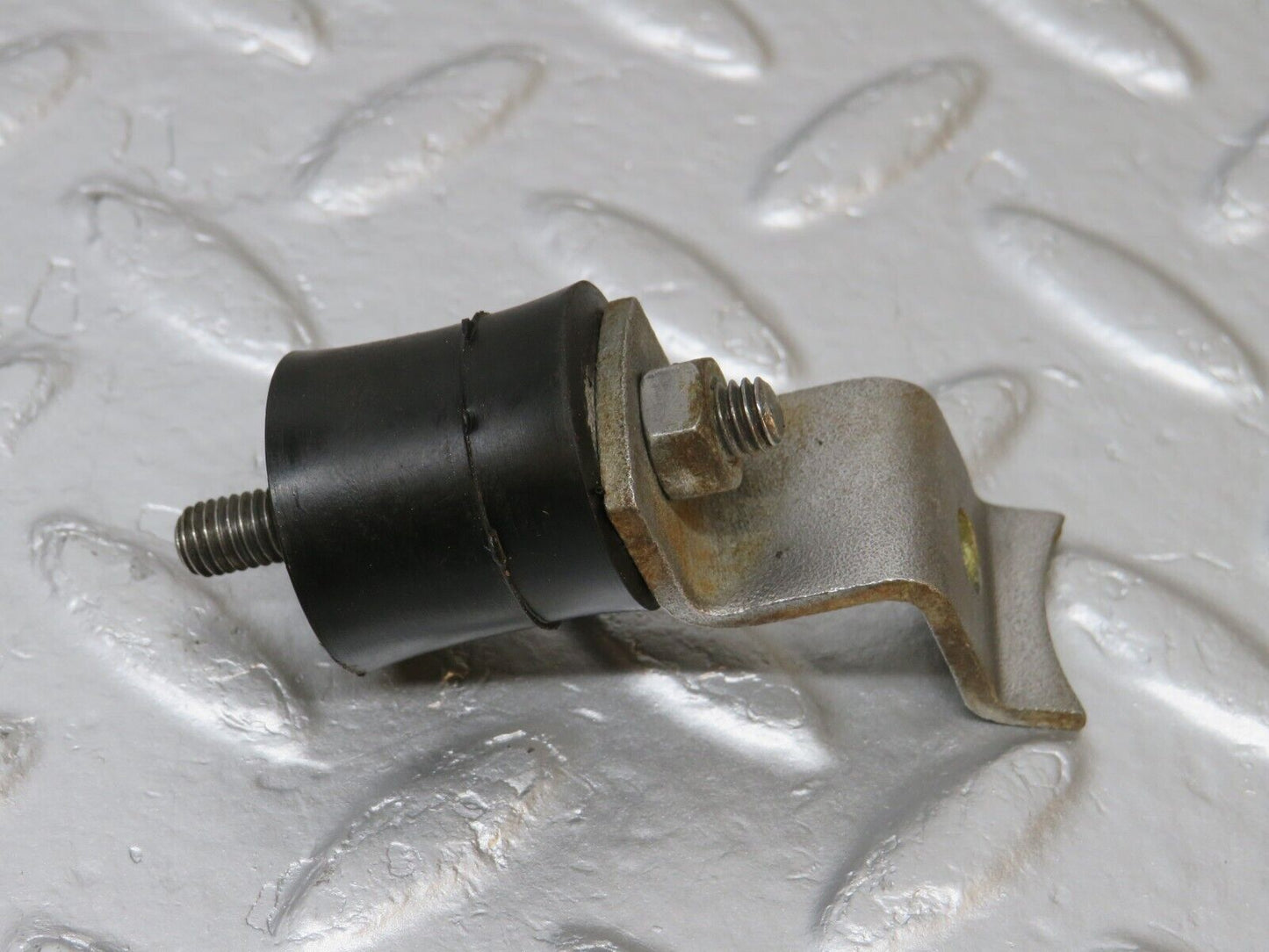 40038 Mercedes-Benz R107 350SL Coupe Air Filter Box Housing Holder 2x