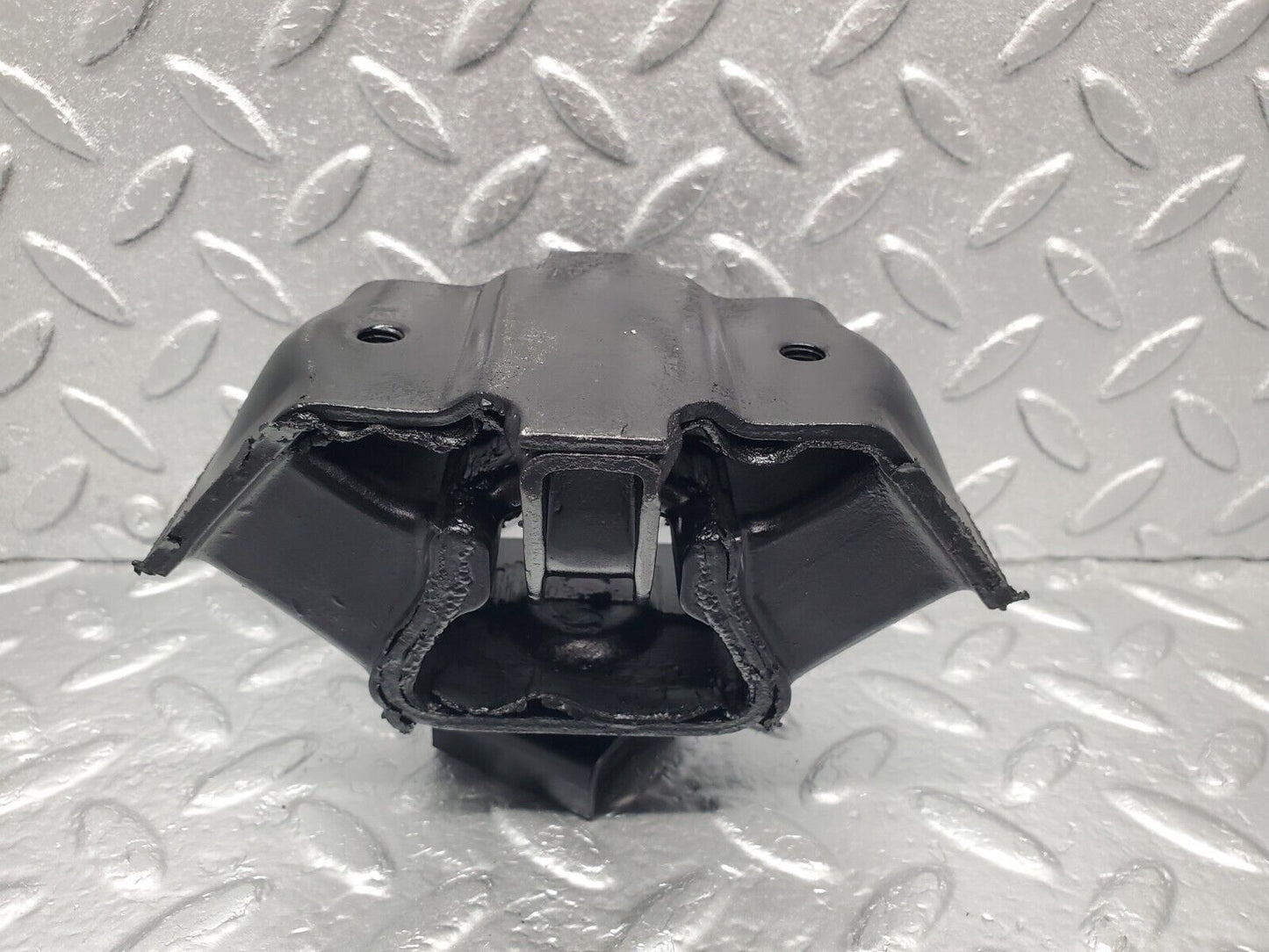 46299 Mercedes-Benz W124 280E Gearbox Rubber Mounting Bracket 1242400618