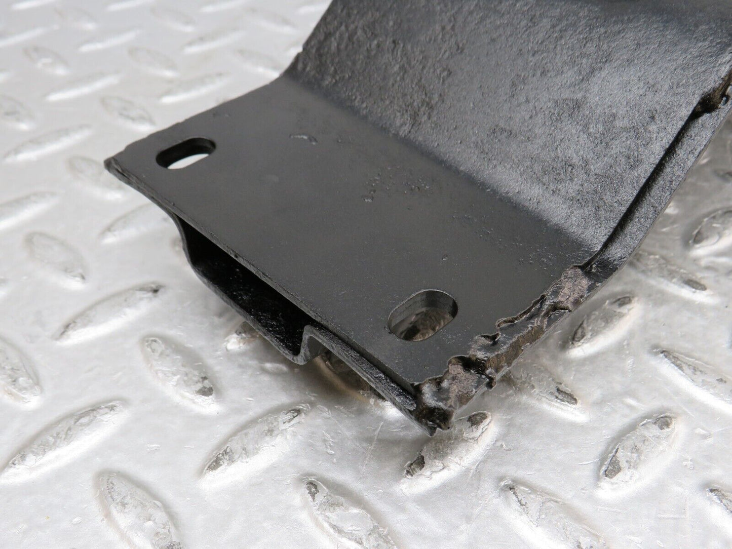 37362 Mercedes-Benz W109 300SEL Gearbox Mount Bracket 1089870740