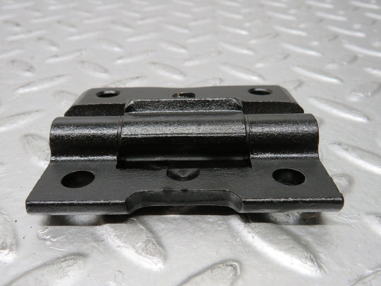26867 Mercedes-Benz W123 240D Door Hinge Pair 1237200037