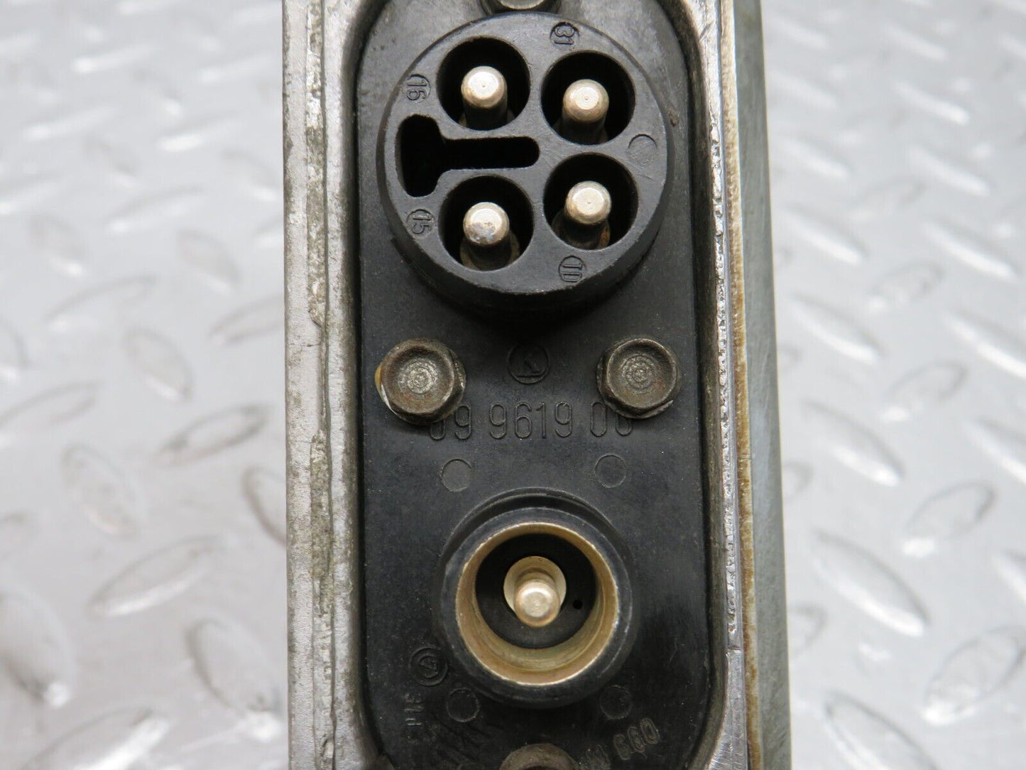 4957 Mercedes-Benz R107 350SL Coupe Ignition Control Unit Bosch 0227100001