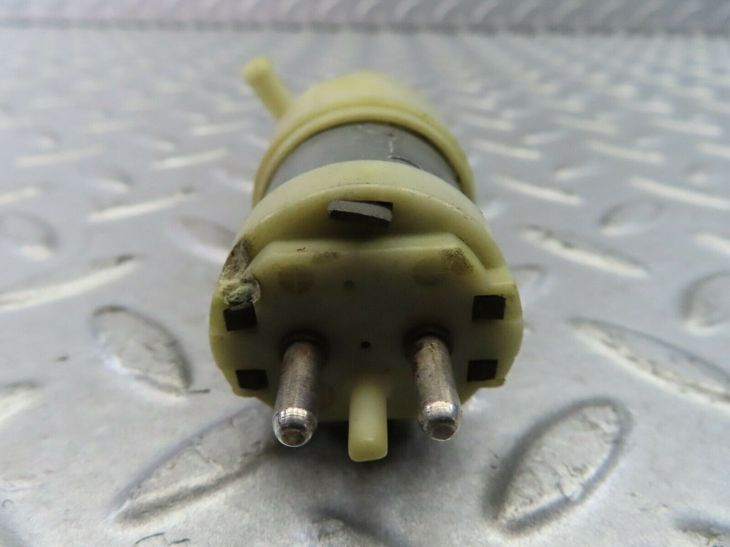 9229 Mercedes-Benz W123 Windscreen Washer Pump