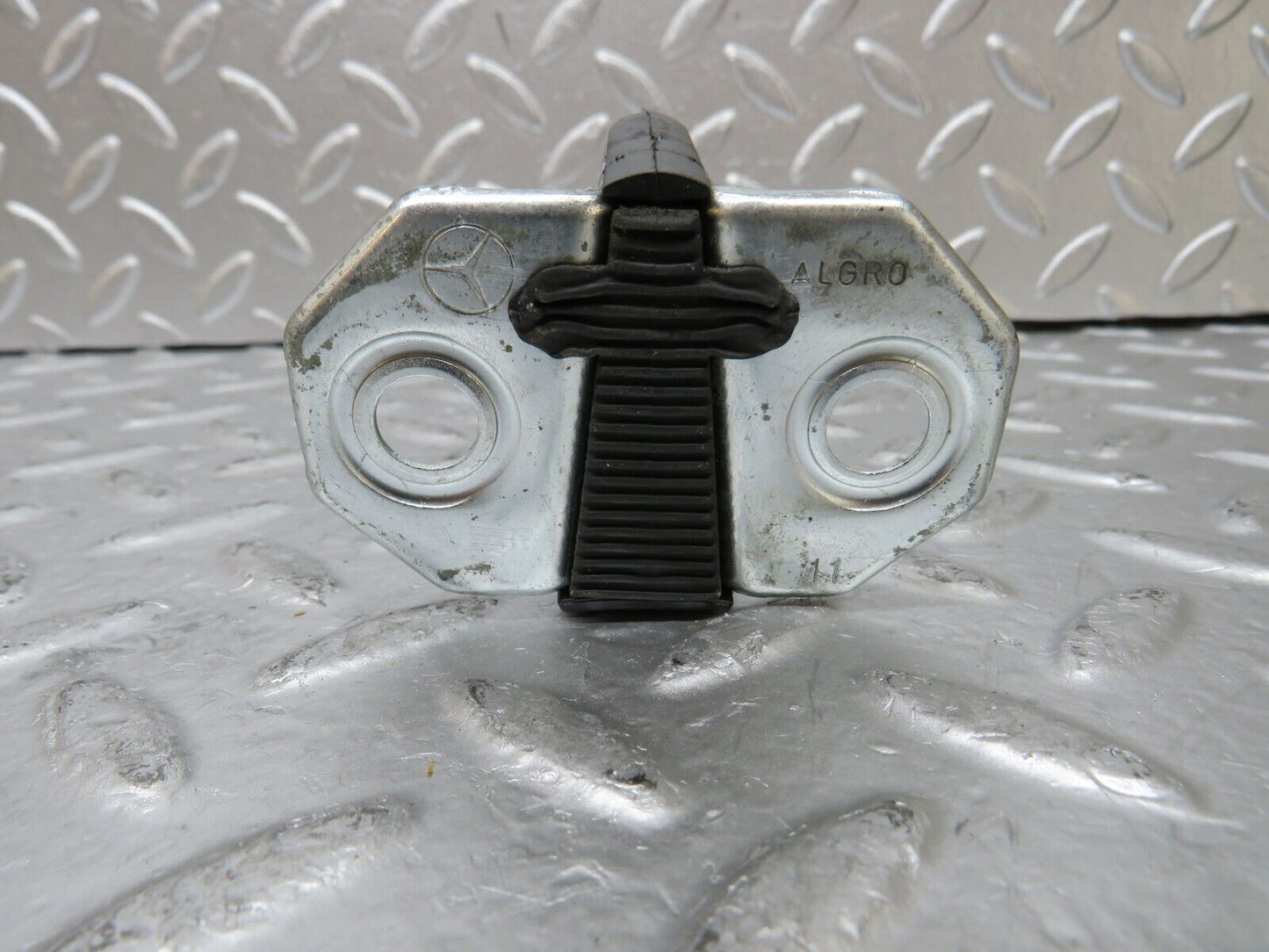 25845 Mercedes-Benz W124 280E Door Lock Latch