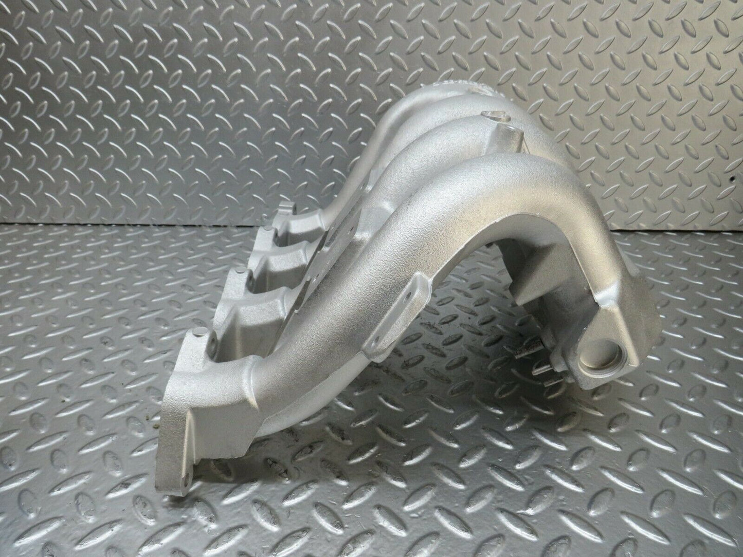 24332 Mercedes-Benz S124 220TE Wagon Intake Manifold 1111411201