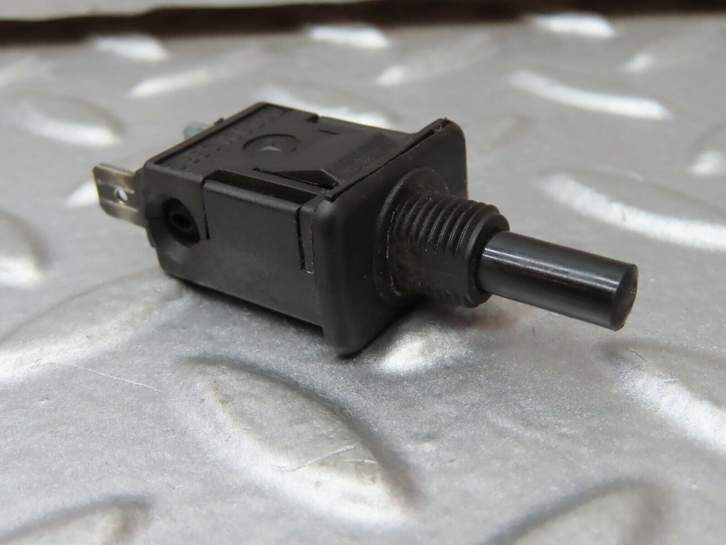 19277 Mercedes-Benz W123 300D Door Contact Switch 0008212852