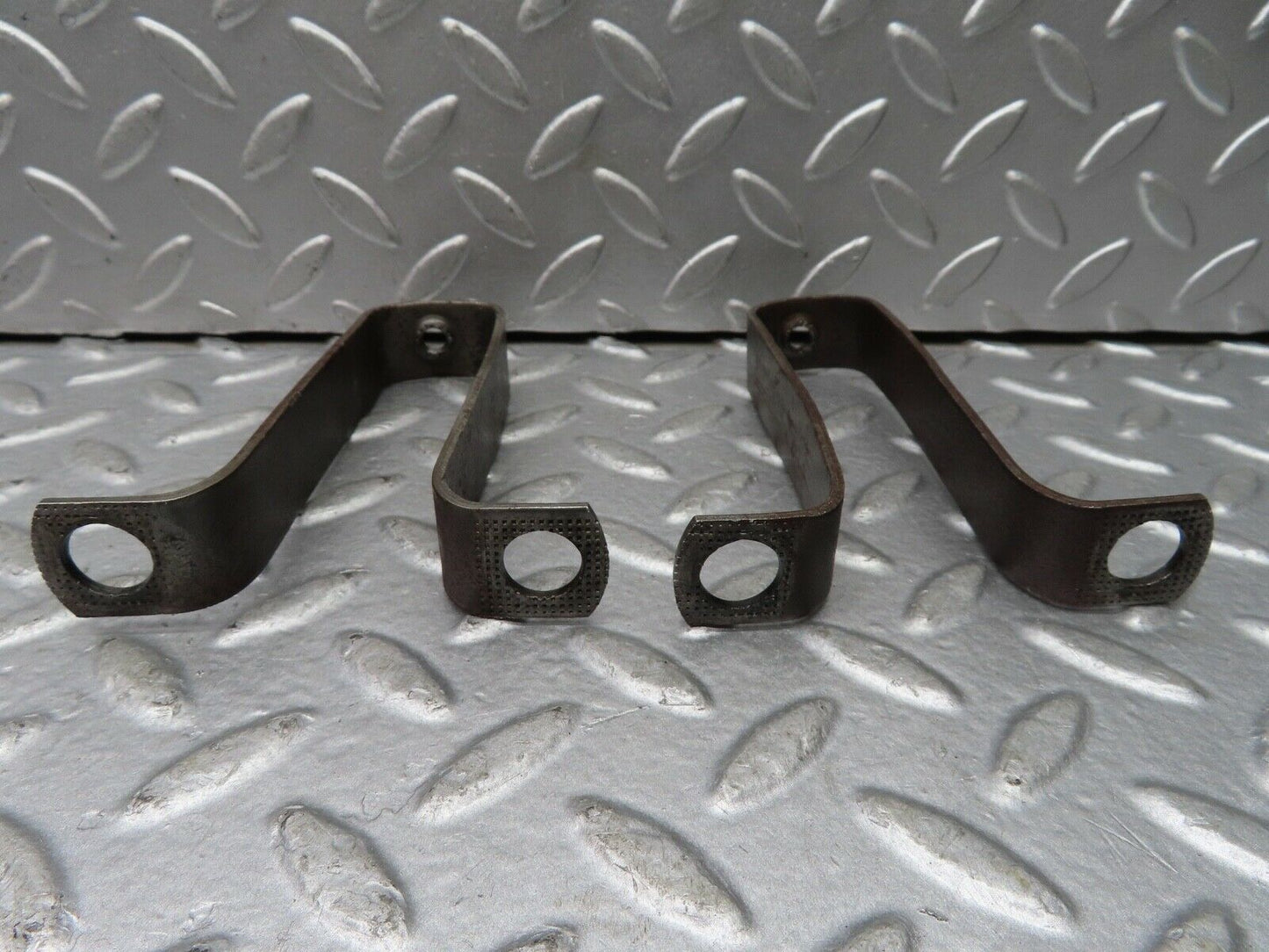 18869 Mercedes-Benz W121 190b Ponton Valve Cover Support