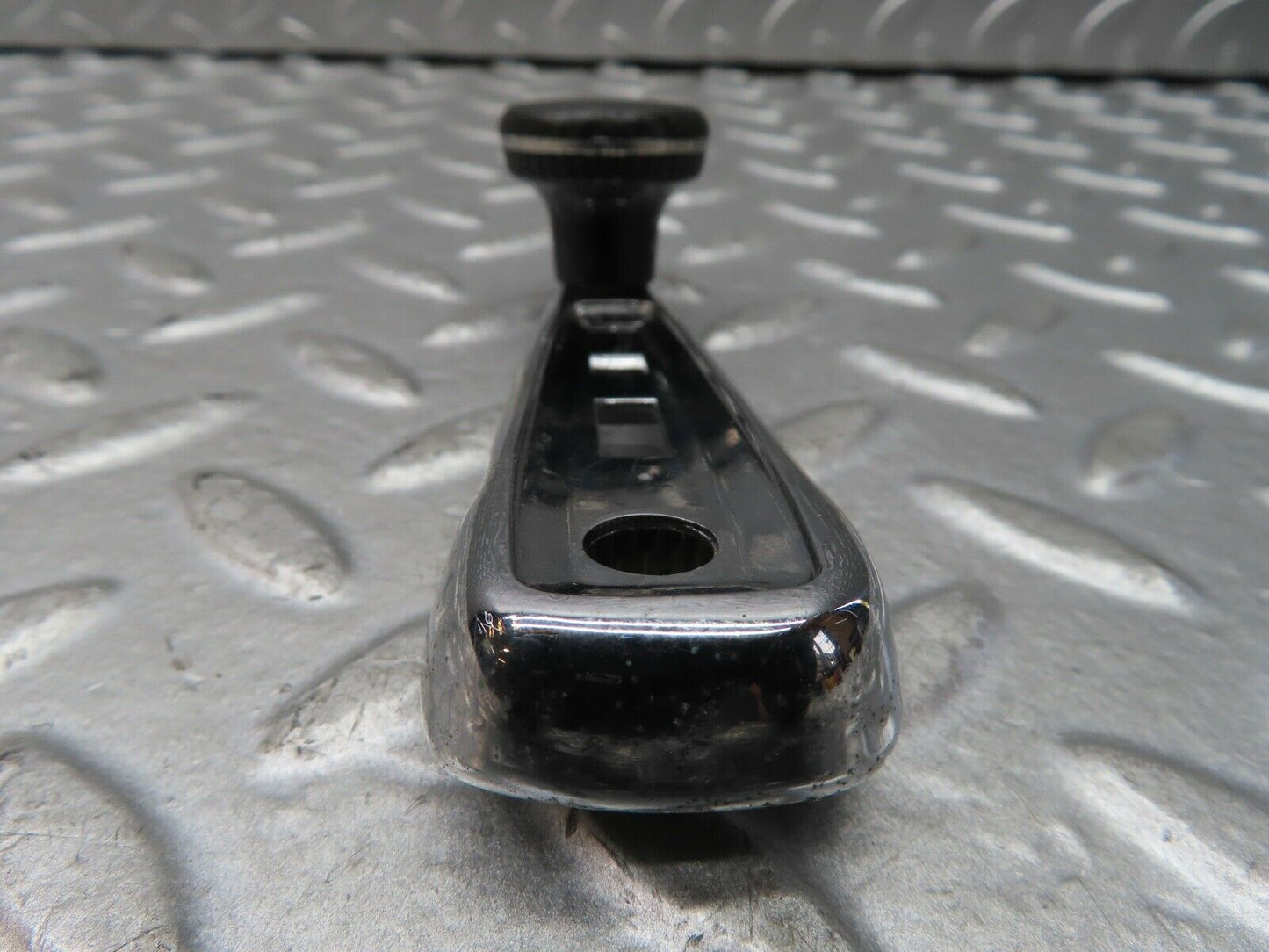19261 Mercedes-Benz W123 300D Window Lifter Crank Handle
