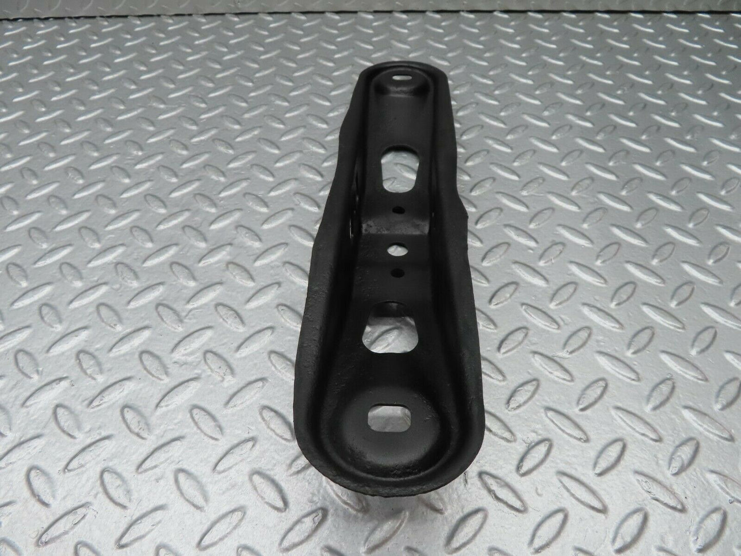 17969 Mercedes-Benz W123 200 Gearbox Bracket