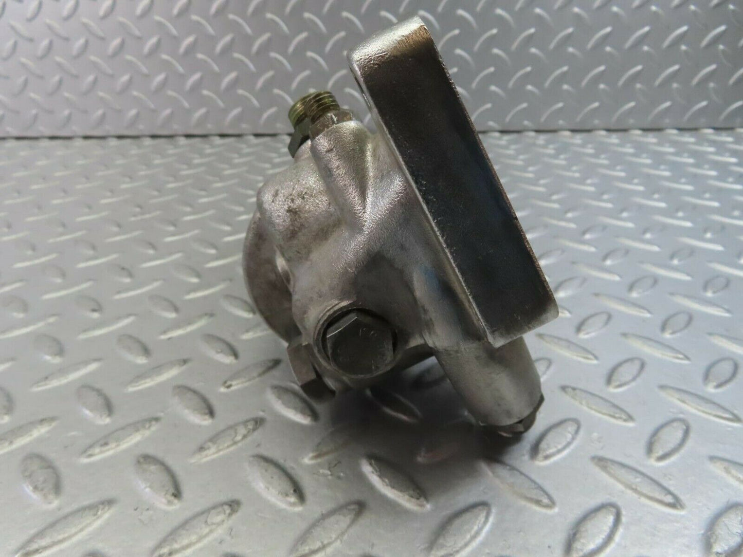10172 Mercedes-Benz W111 280SE Oil Filter Housing