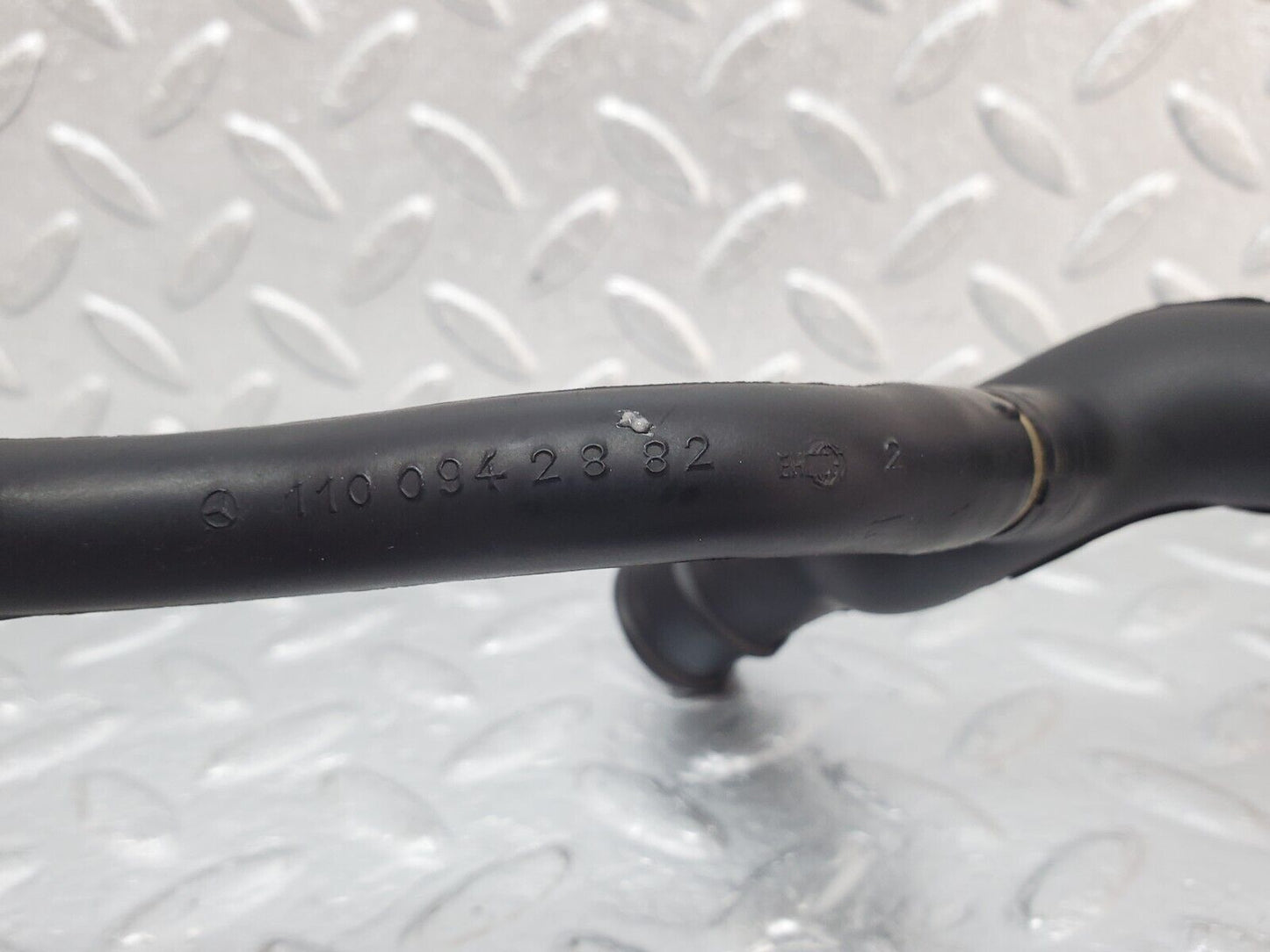 45381 Mercedes-Benz 280E M110.983 Air Intake Pipe 1100944382 1100942882