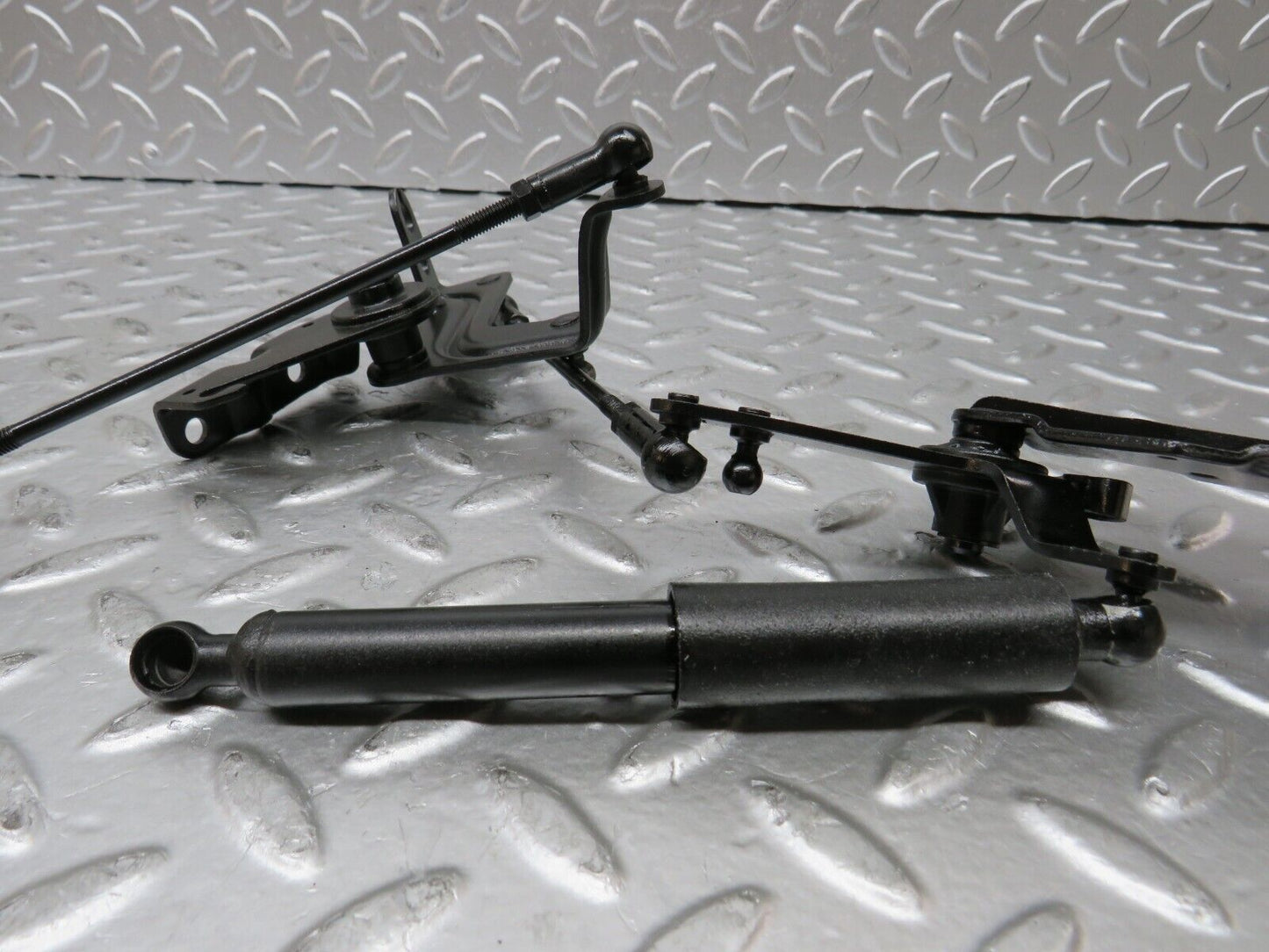 26985 Mercedes-Benz W123 240D Throttle Linkage