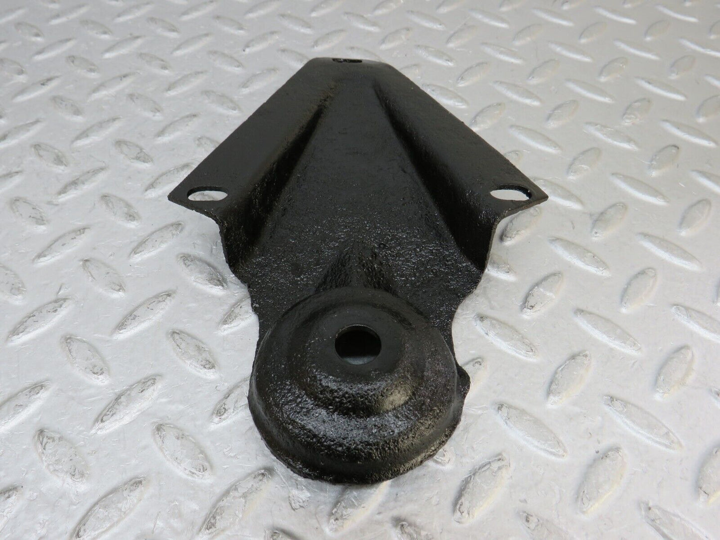 35786 Mercedes-Benz W108 Rear Suspension Axle Mounting Bracket