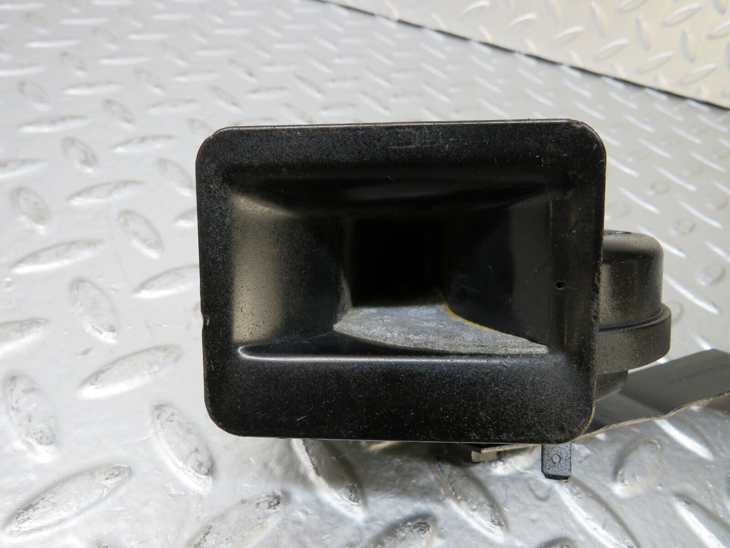 25287 Mercedes-Benz W201 190D Horn