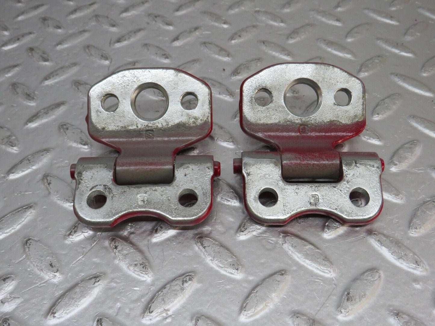 33371 Mercedes-Benz W202 C180 Front Door Hinge Left