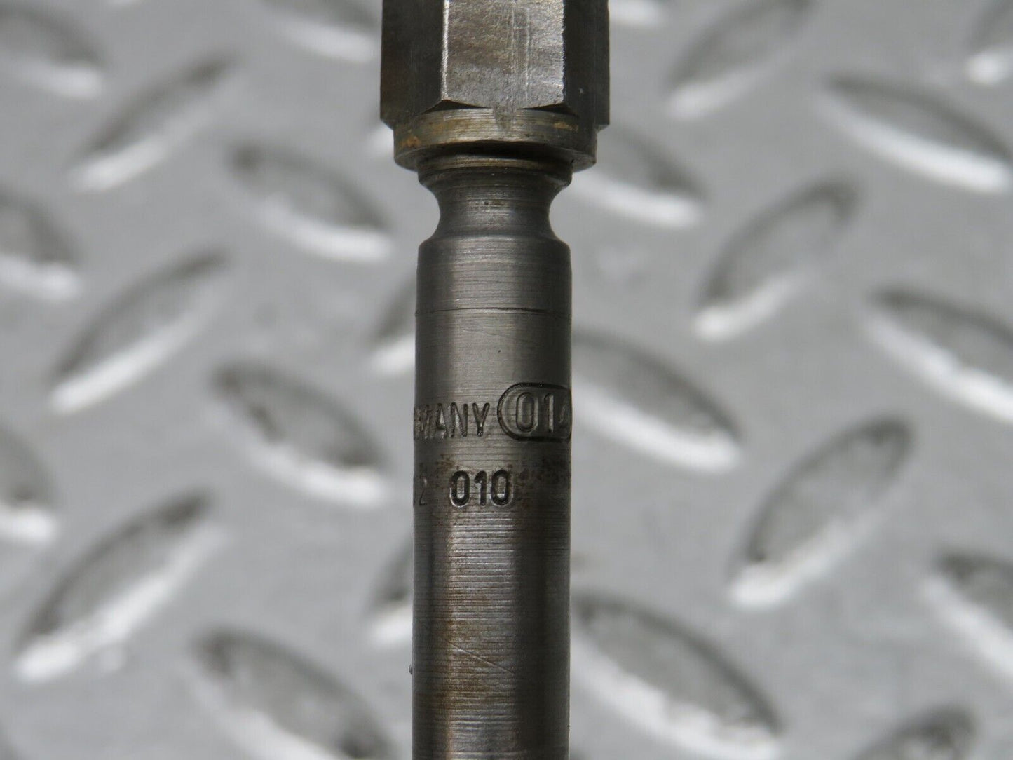 28660 Mercedes-Benz W123 230E Fuel Injector Bosch 0437502010