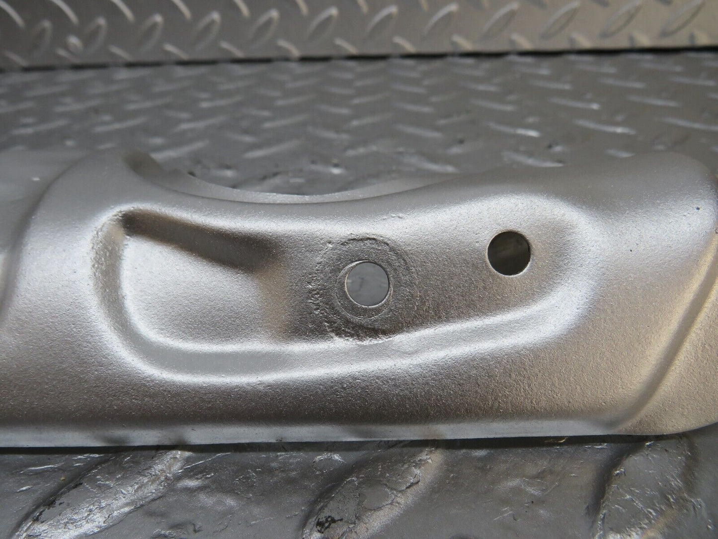 33049 Mercedes-Benz W126 380 V8 M116 Exhaust Manifold Heat Shield