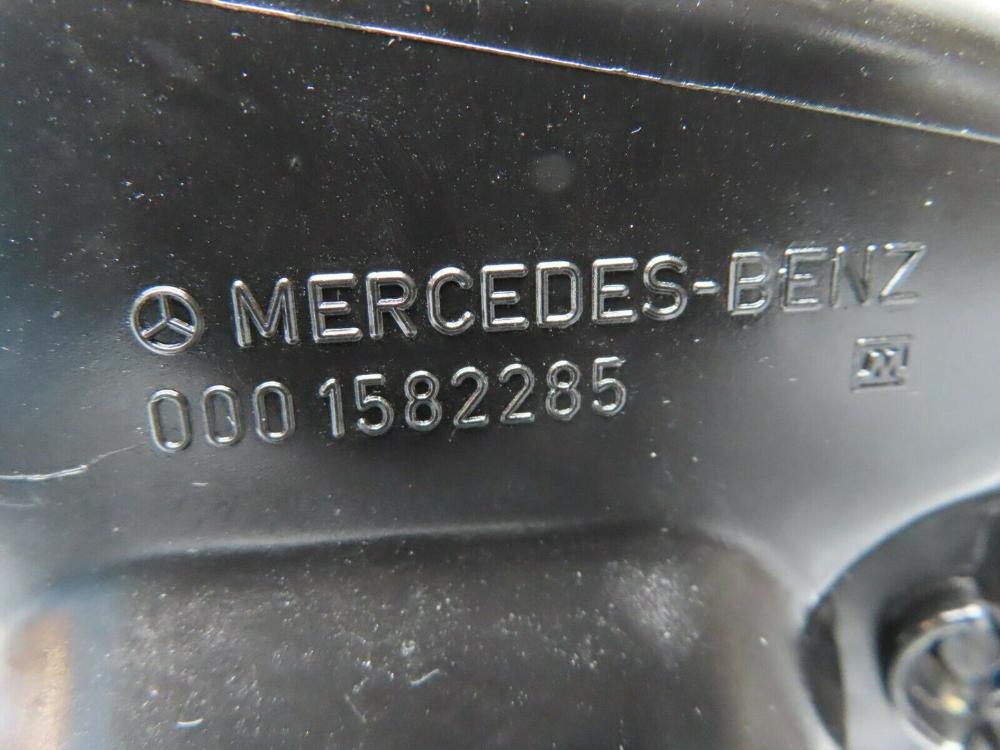 16307 Mercedes-Benz W124 260E Ignition Coil Cover Cap 0001582285