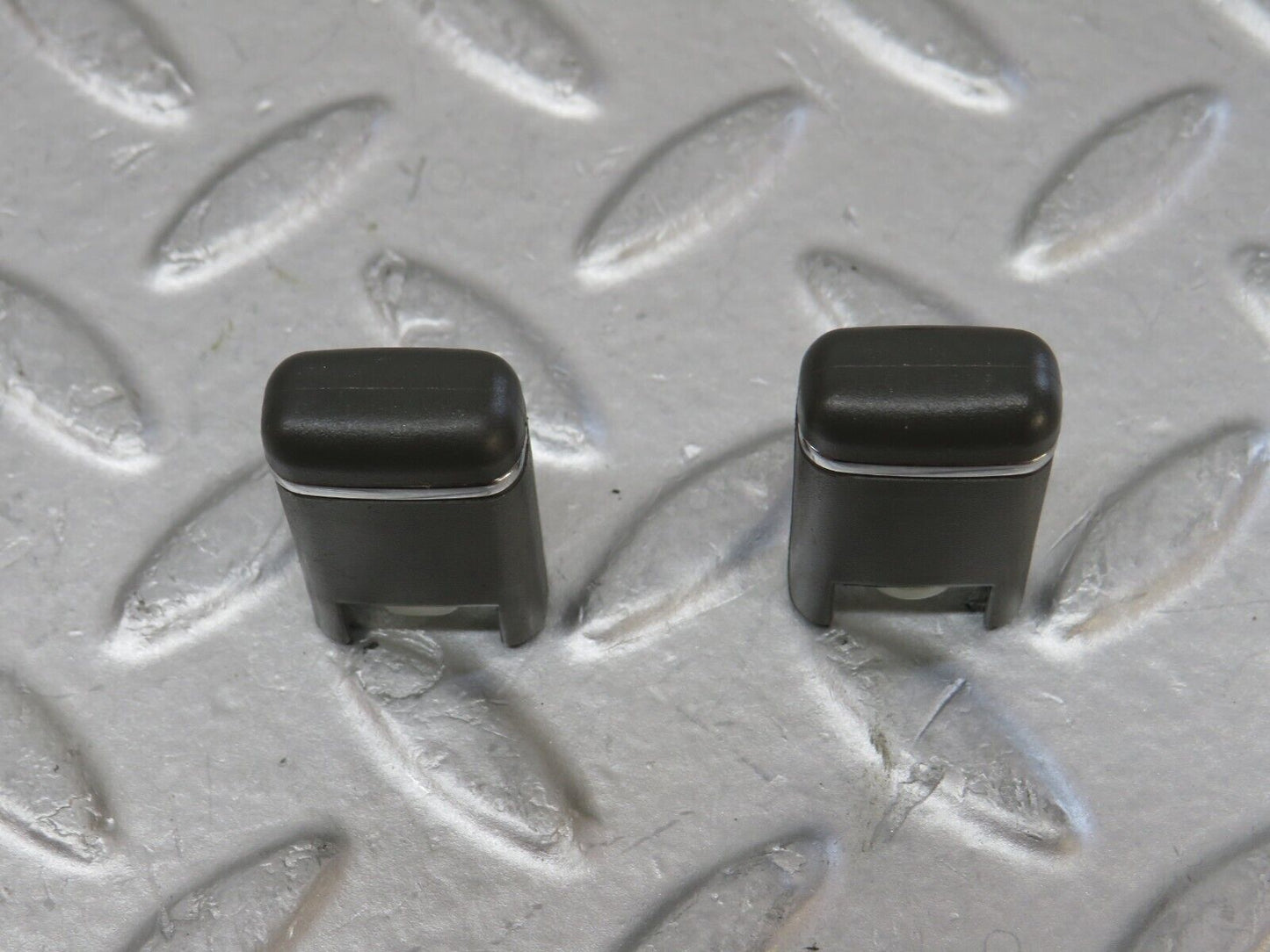 35132 Mercedes-Benz W221 Door Lock Knob 2x