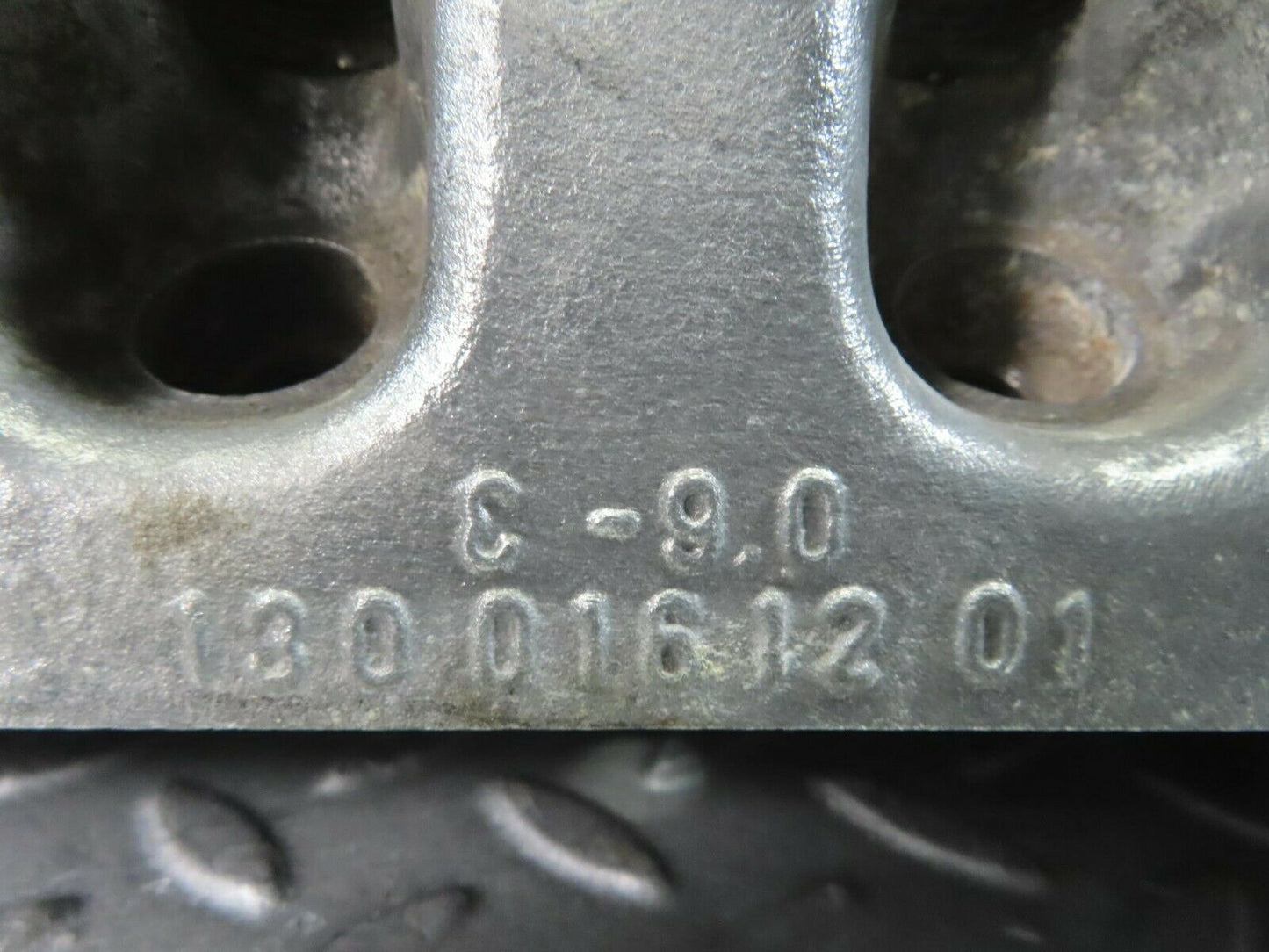 8689 Mercedes-Benz W108 Cylinder Head 1300161201