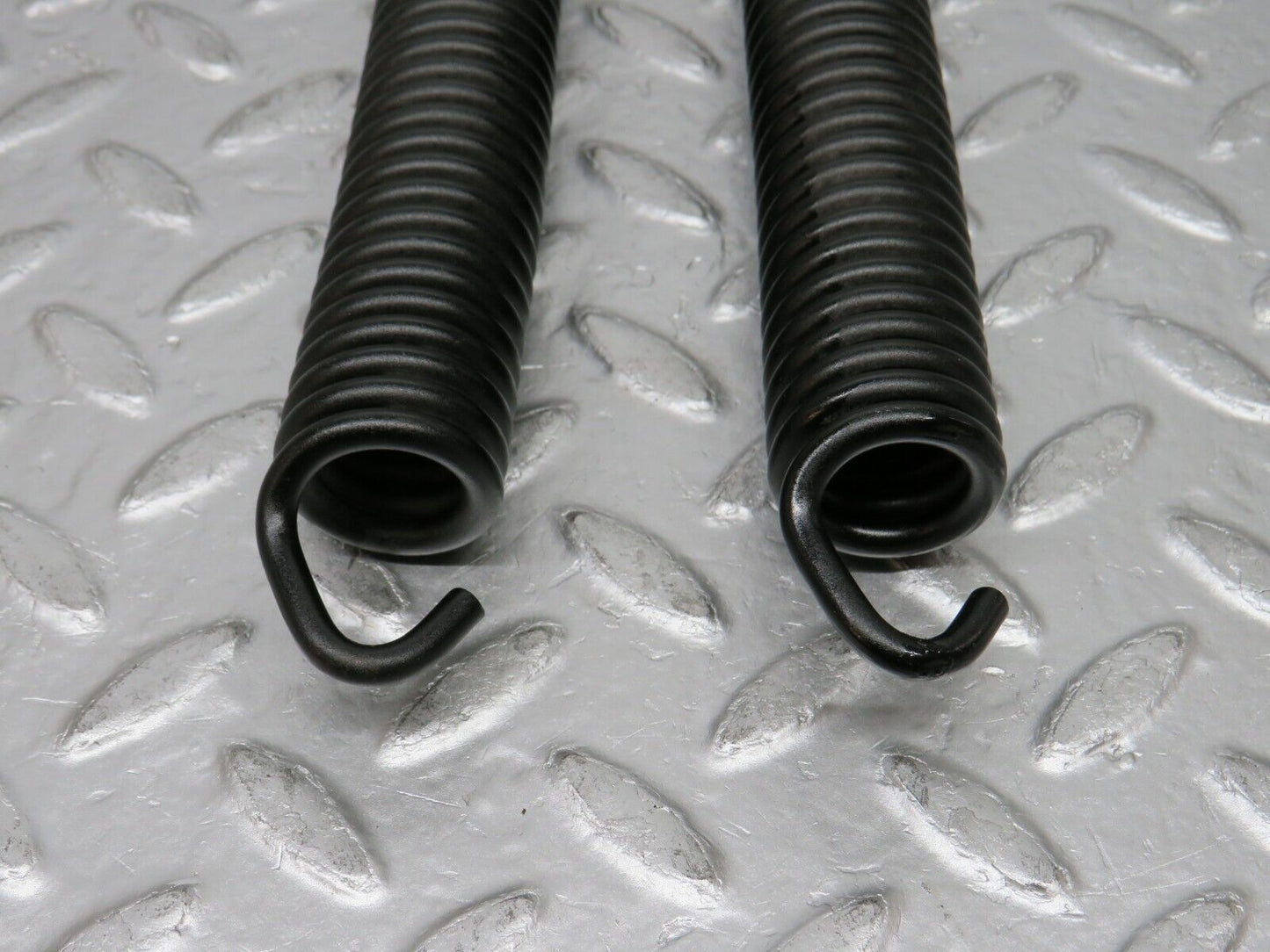 0733 Mercedes-Benz C107 350SLC Coupe Bonnet Hinge Spring Pair