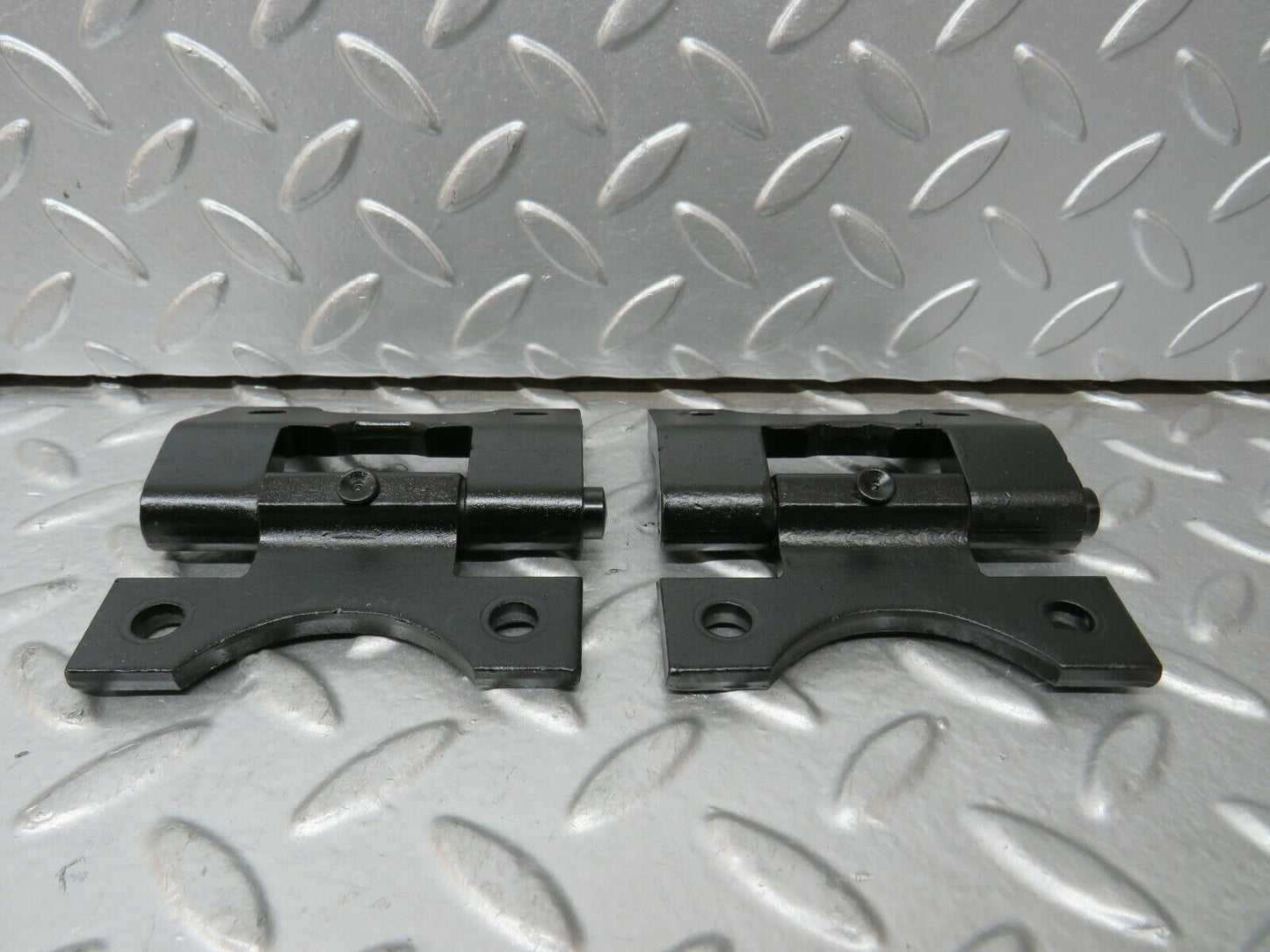 23889 Mercedes-Benz C107 450SLC Coupe Door Hinge Right Pair