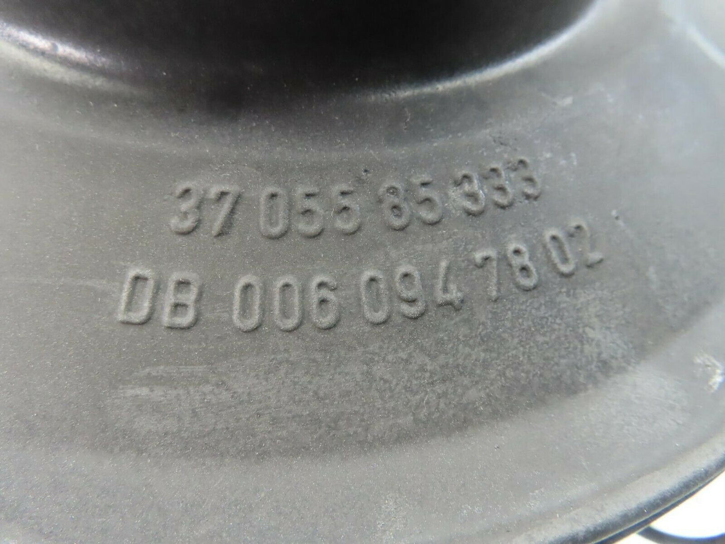 8592 Mercedes-Benz W115 Air Filter Housing 0060947802