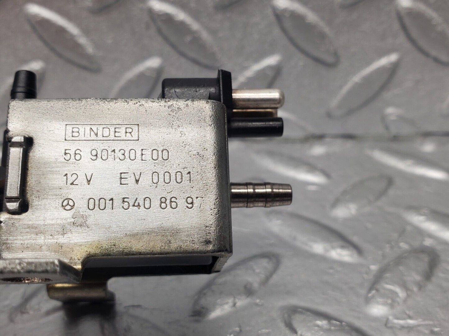 46213 Mercedes-Benz W124 280E Vacuum Control Valve 0015408697