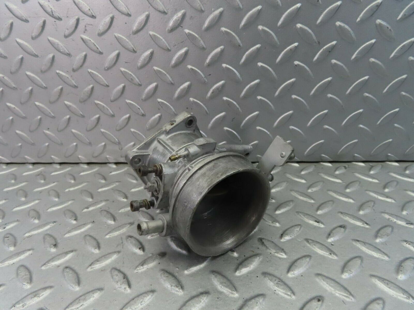 8685 Mercedes-Benz W111 Throttle Body