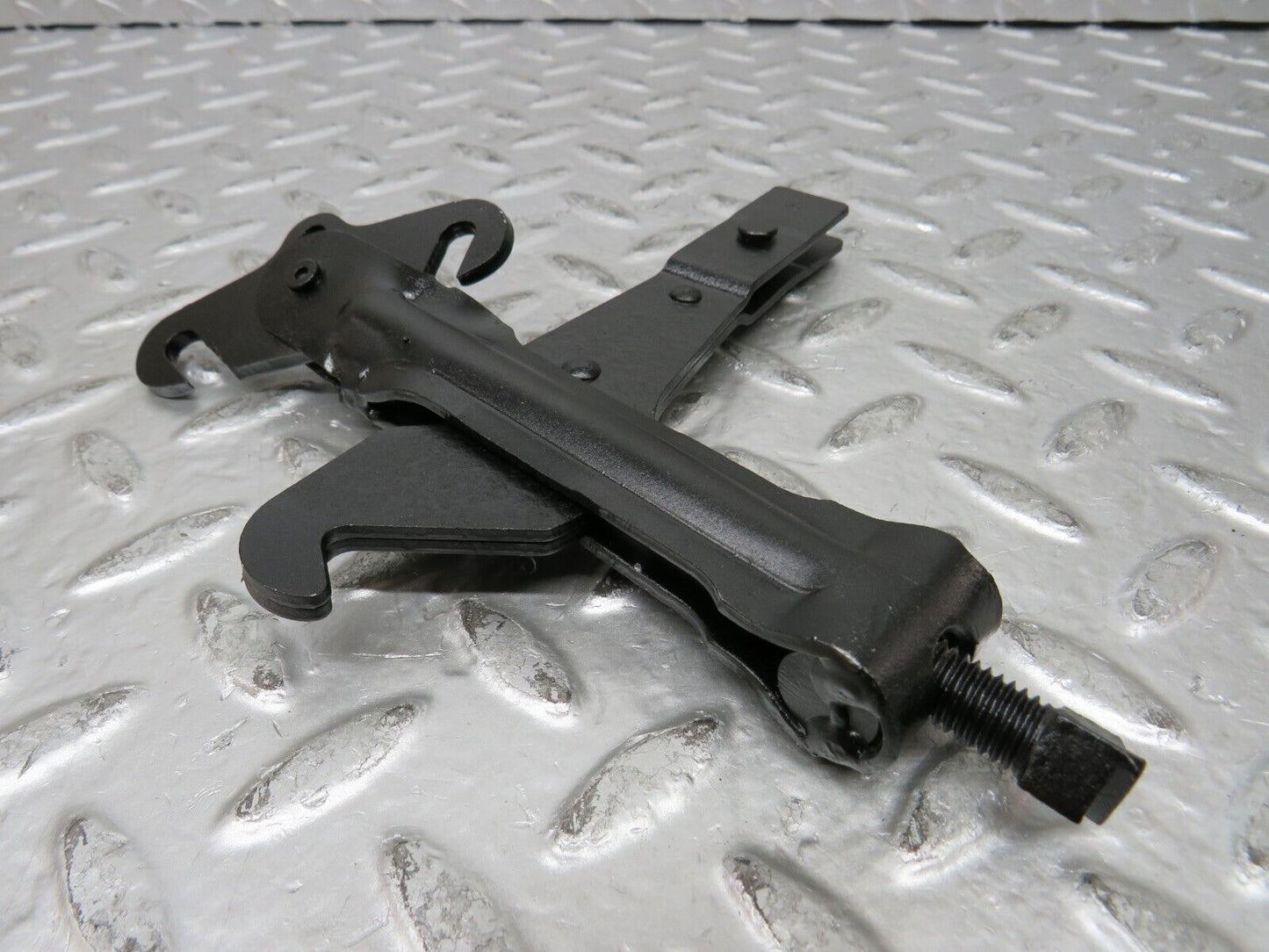 26999 Mercedes-Benz W123 240D Handbrake Regulator