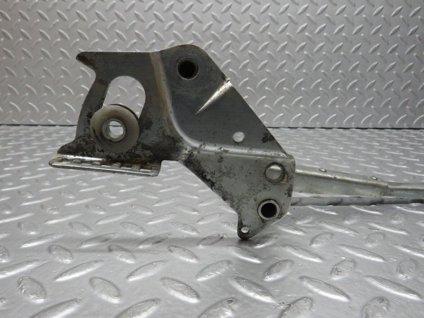 40113 Mercedes-Benz R107 350SL Front Left Seat Sliding Adjust Handle