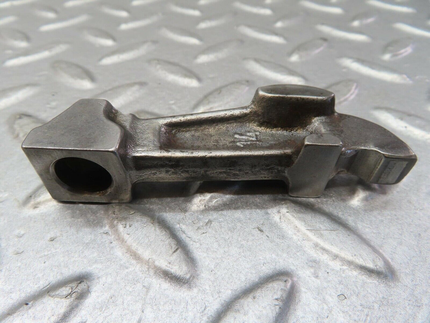 13380 Mercedes-Benz W111 230S Valve Rocker Arm With Retaining Spring