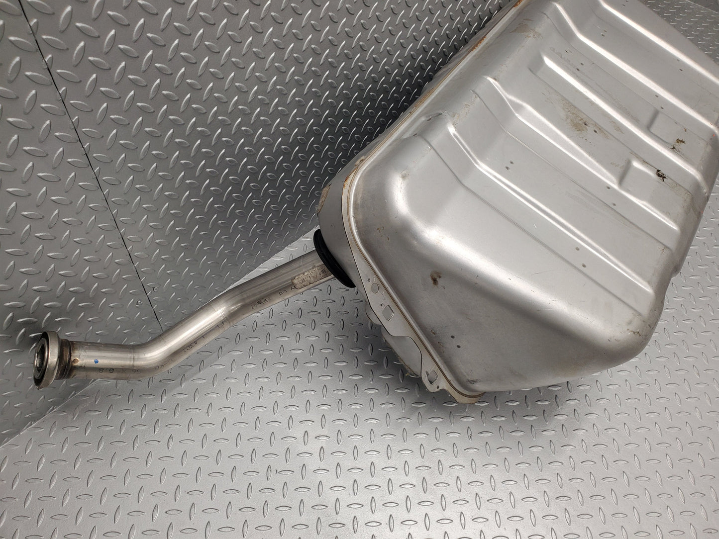 1587 Mercedes-Benz W220 S430 Fuel Tank Petrol 2204700920