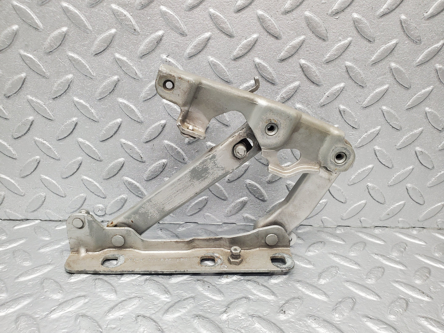 1598 Mercedes-Benz W220 S430 Bonnet Hinge Left Side 2208800128