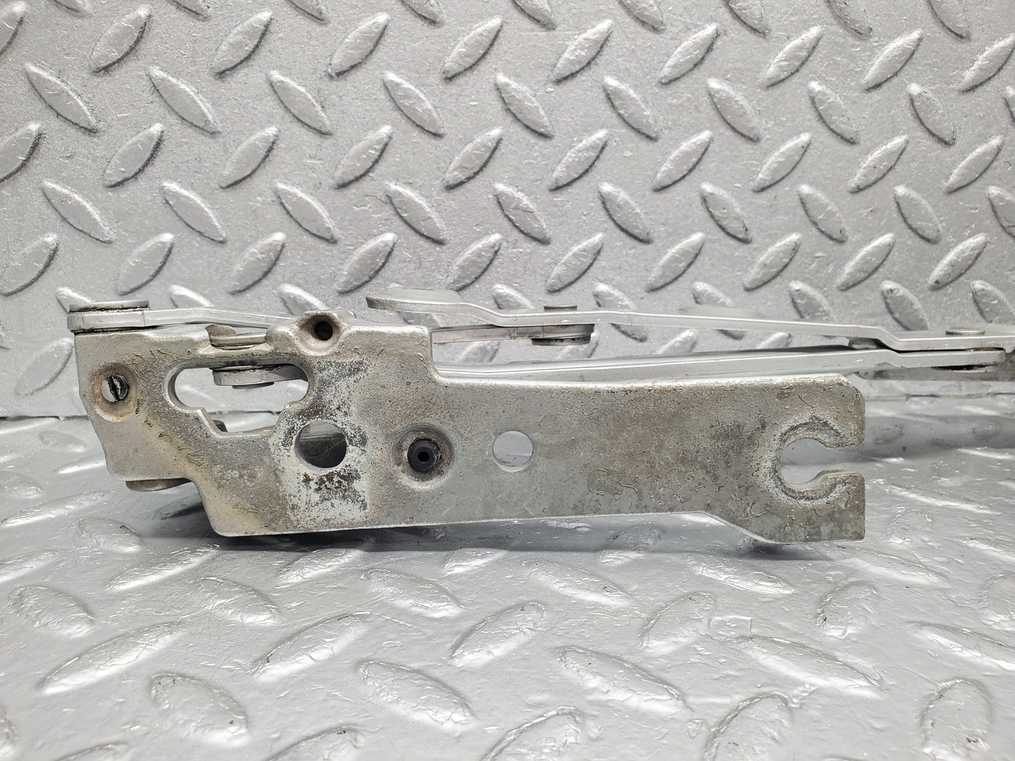 1599 Mercedes-Benz W220 S430 Boot Lid Trunk Hinge Right Side 2207500287