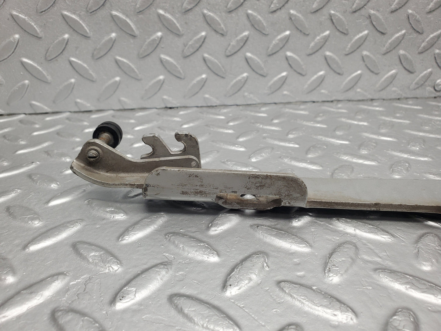 1600 Mercedes-Benz W220 S430 Boot Lid Trunk Hinge Left Side 2207500787