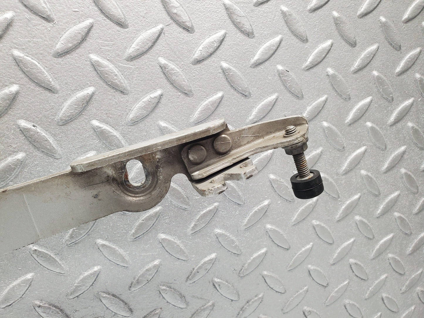 1600 Mercedes-Benz W220 S430 Boot Lid Trunk Hinge Left Side 2207500787