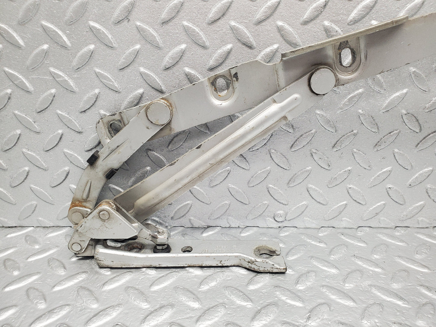 1600 Mercedes-Benz W220 S430 Boot Lid Trunk Hinge Left Side 2207500787
