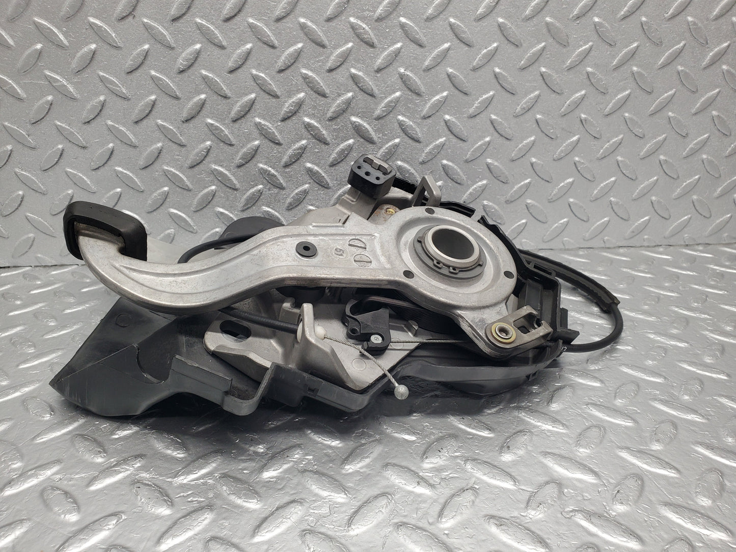 1602 Mercedes-Benz W220 S430 Handbrake Pedal 2206841318