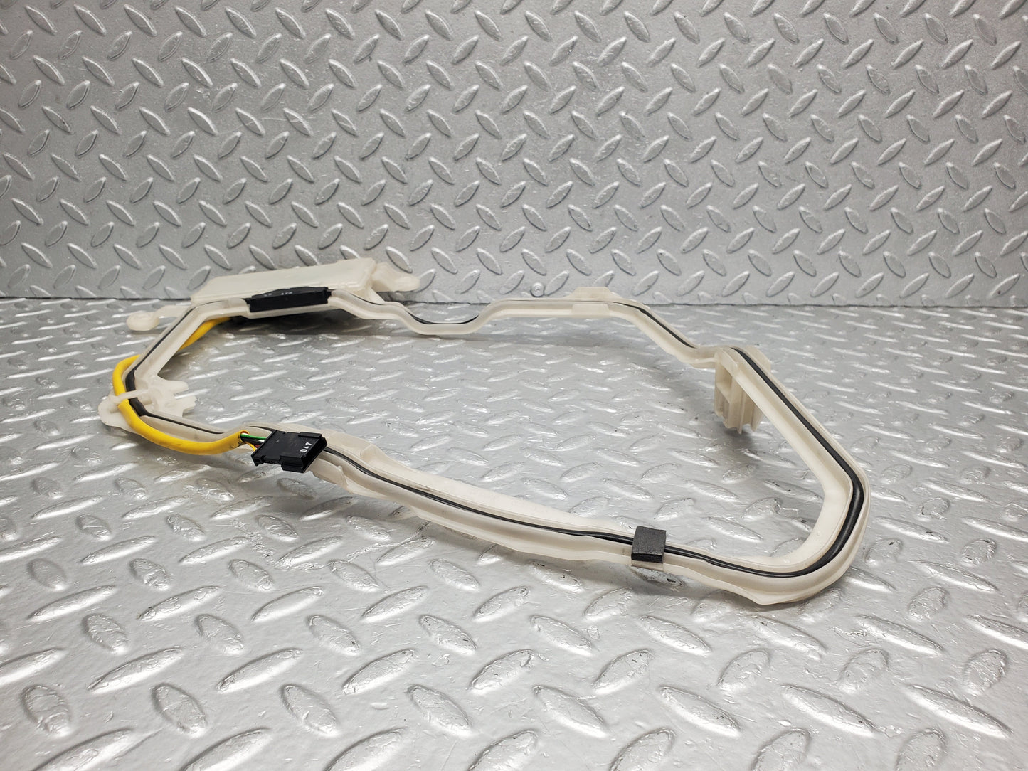 1604 Mercedes-Benz W220 S430 Key Less Antenna Front Right 2208200275